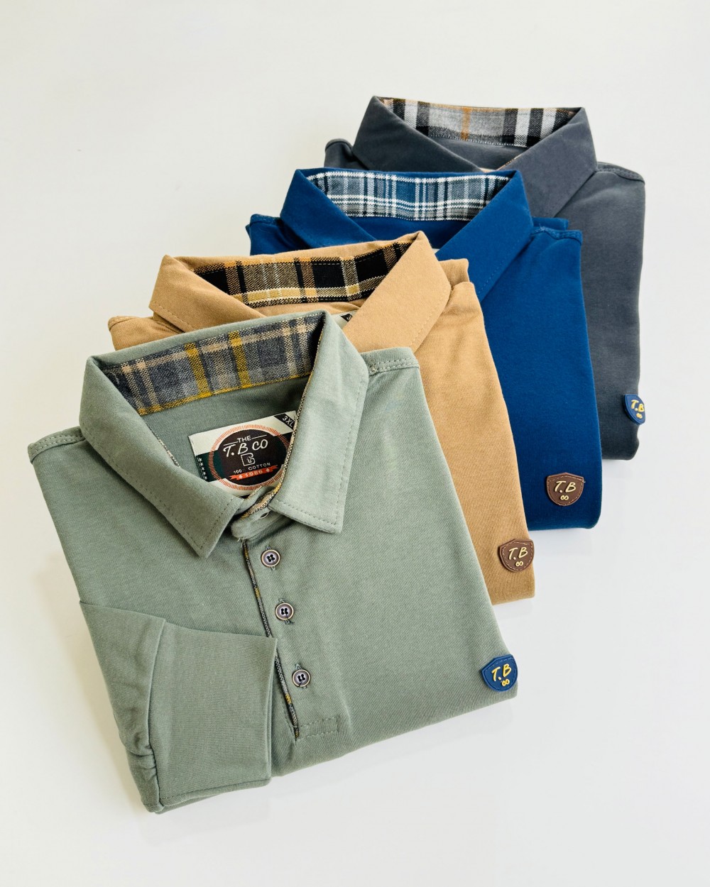 بلوز شاهرخ ( سایزبزرگ یقه چهارخانه ) کد محصول 1521