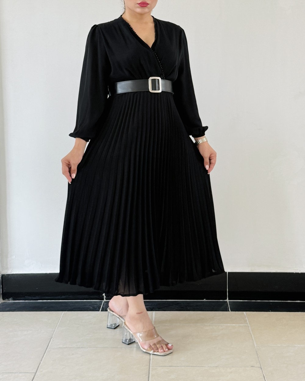 پیراهن مجلسی حریر مشکی یقه نگین دار - کد 1246