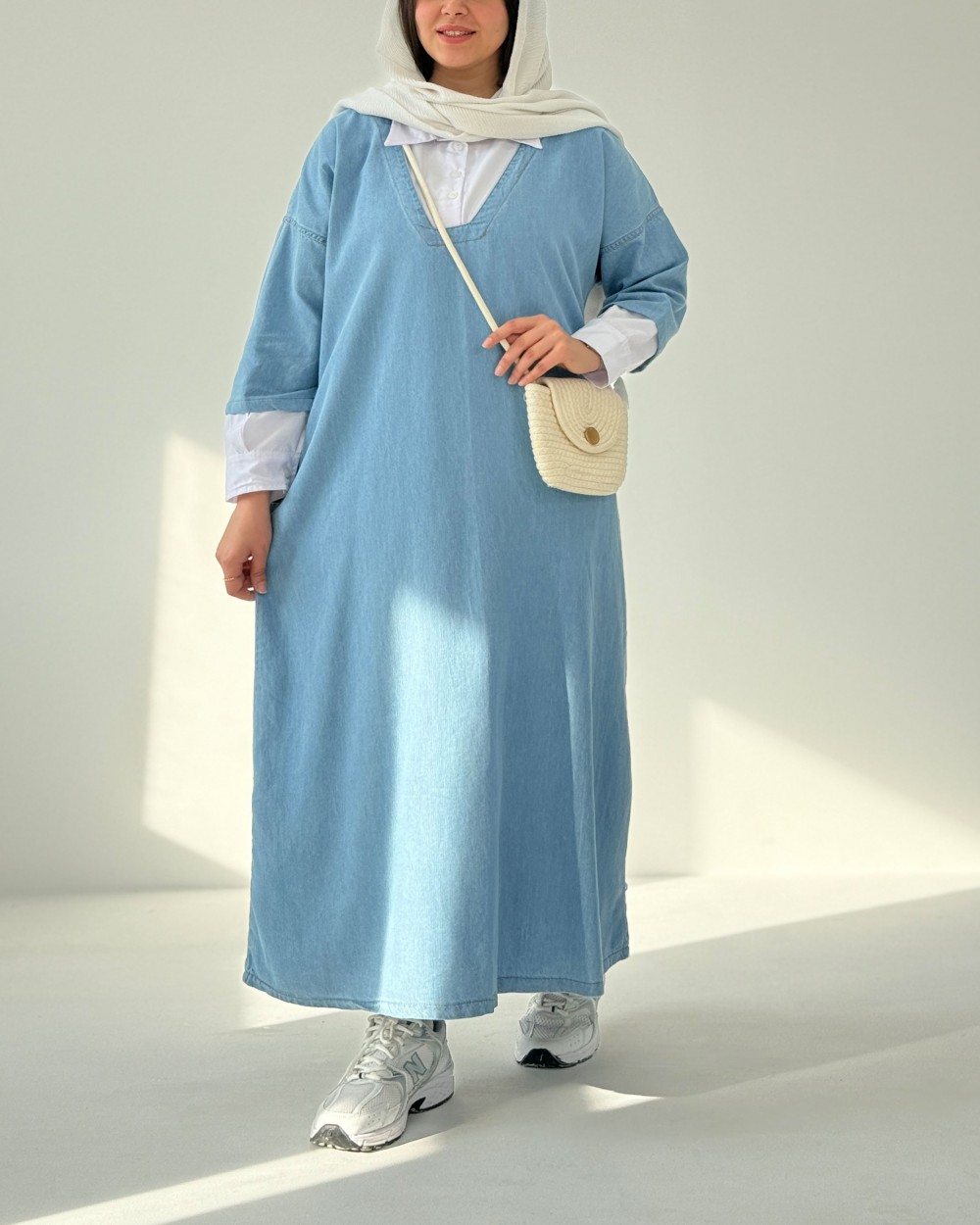 پیراهن مانتویی جین یقه سفید کد محصول 1409